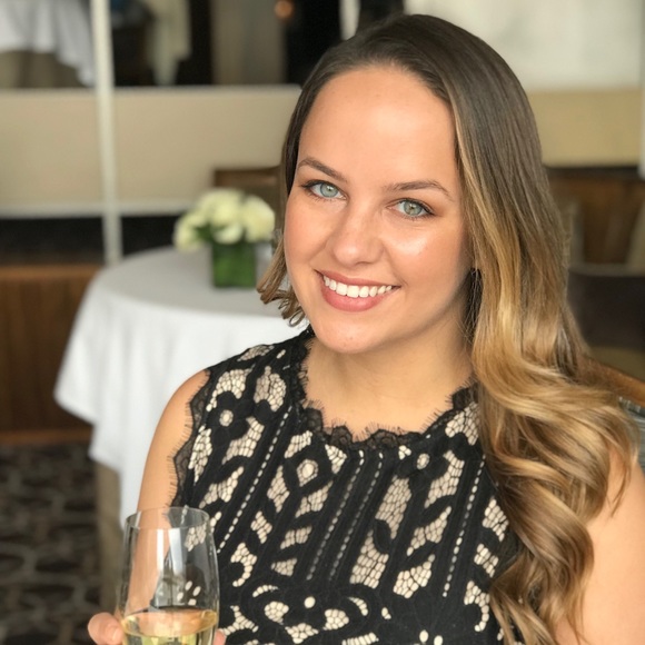 Meet your Posher, Nikki - Picture 1 of 1